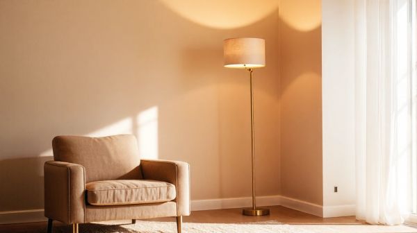 Les avantages d'une lampe sur pied pour votre salon